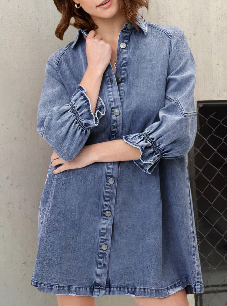 Comfortabele damesjurk van denim met lange mouwen, ideaal voor een urban stijl.