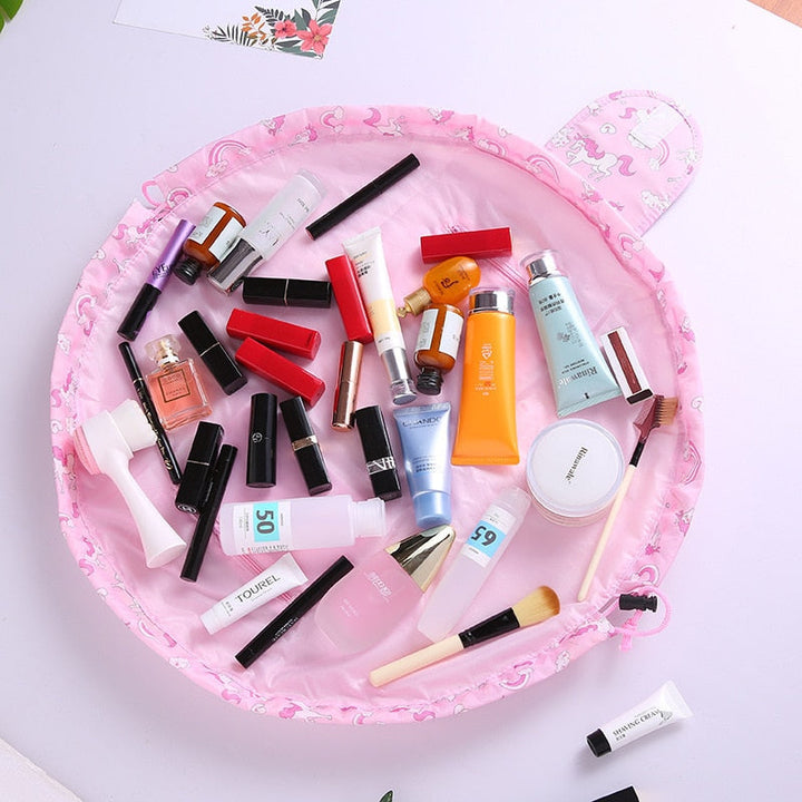 Duurzame waterdichte polyester make-up tas met trekkoord, houdt je beautyproducten veilig en droog.