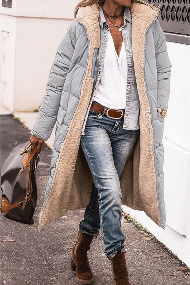 Omkeerbare dames winterparka: dubbelzijdig en winddicht. Een warme, modieuze jas voor vrouwenkleding.