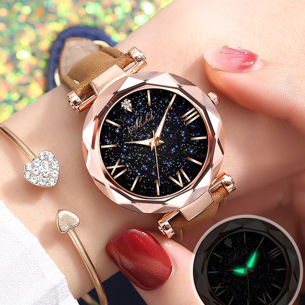 Detailopname van het unieke glas en elegante design van dit trendy CuteWatch™ dames polshorloge.