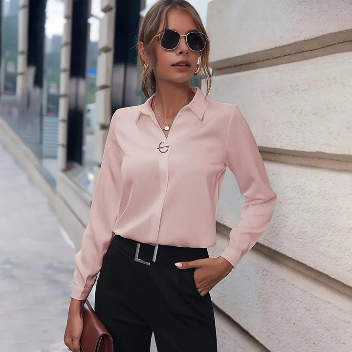 Stijlvolle Dames Chiffonblouse Amélie: Klassieke regular fit top, ideaal voor lente/zomer mode.