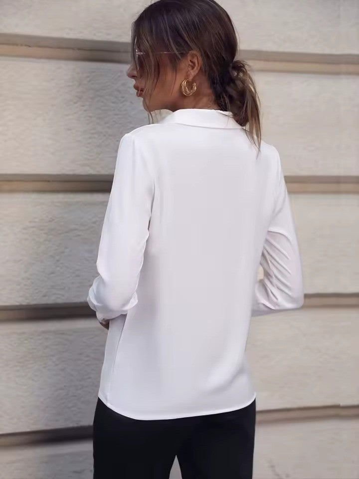 Tijdloze Dames Elegante Blouse Amélie: Regular fit top, perfecte zakelijke of casual chic bovenkleding voor elke vrouw.