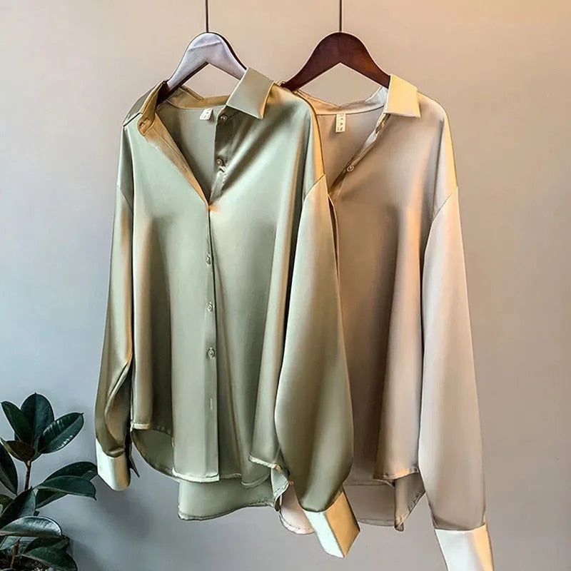 Dames elegante blouse met lange mouwen, klassiek design en knoopsluiting. Stijlvol en comfortabel voor elke gelegenheid.