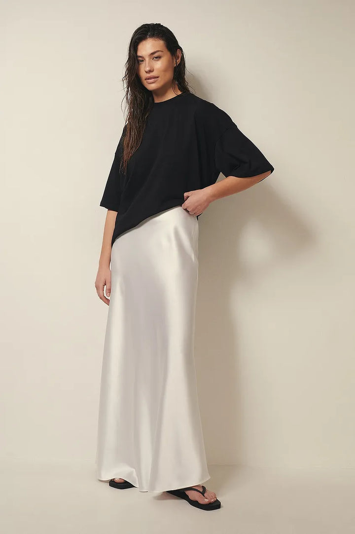 Satijnen midi rok voor dames, hoge taille, voelt comfortabel en ziet er luxe uit.