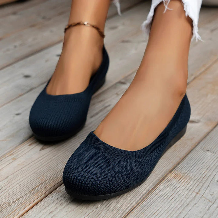 Zomerschoenen dames: elegante slip-on ballerina's met een comfortabele vlakke zool.