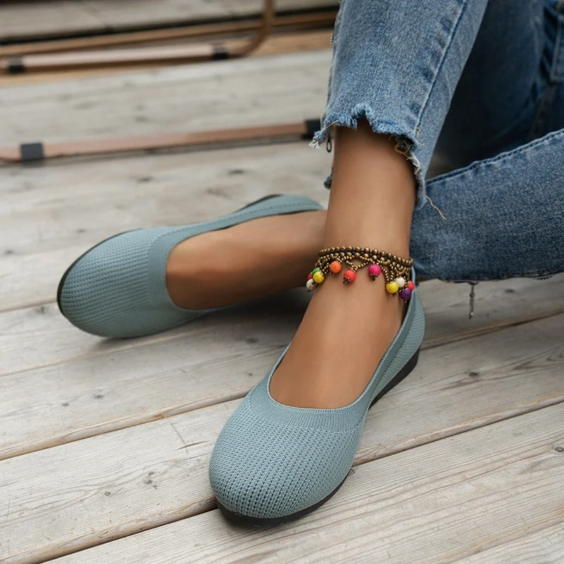Casual damesmode: comfortabele slip-on ballerina's, ideaal voor elegante dagelijkse outfits.
