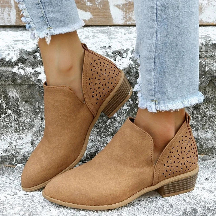 Veelzijdige damesmode zomerschoenen met lage hak; elegant en stijlvol. Bieden hoog voetcomfort de hele zomer.