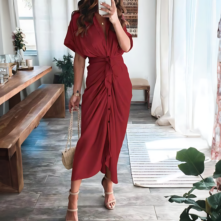 Comfortabele en ademende Elina maxi jurk, de perfecte damesjurk met ruches en V-hals voor een stijlvolle zomer.