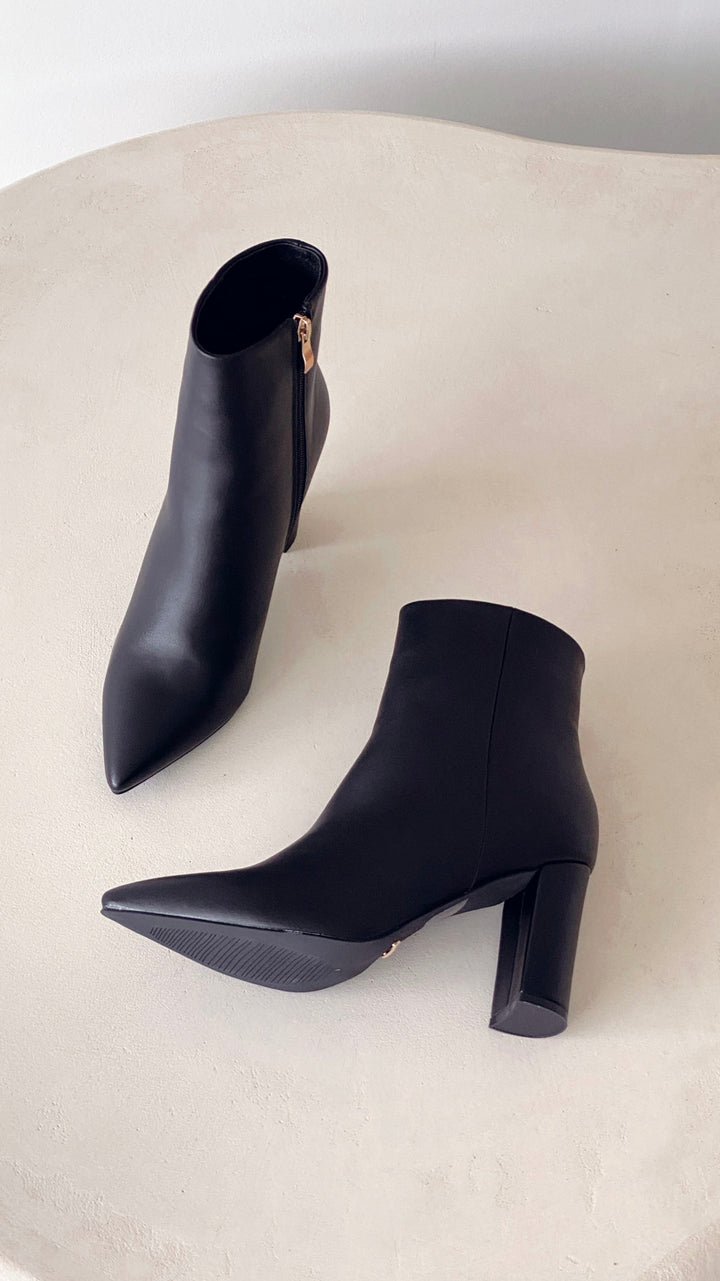Damesschoenen: Elonette enkellaarsjes met trendy blokhak, veelzijdig en comfortabel.