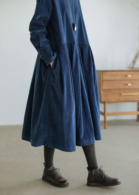 Comfortabele en elegante Emilia corduroy jurk, perfecte midi jurk voor herfst en winter.