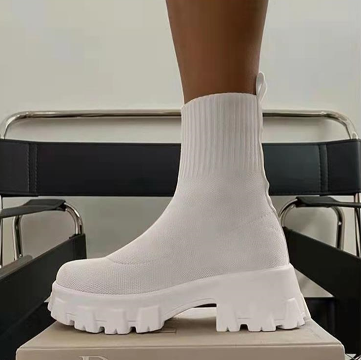 Trendy dameslaarzen Shanna, zwarte enkellaarsjes voor een elegante look.