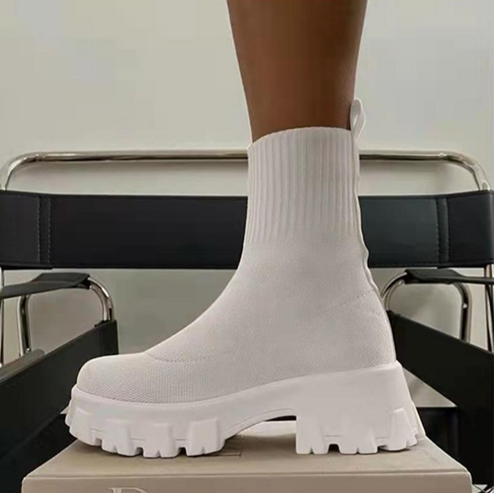 Trendy dameslaarzen Shanna, zwarte enkellaarsjes voor een elegante look.