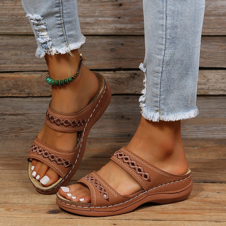 Comfortabele groene wandelsandalen voor dames, ergonomisch design en verstelbaar voor elke voet.