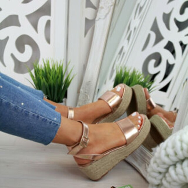 Witte gladiator espadrille platformsandalen voor dames, modieus en comfortabel.