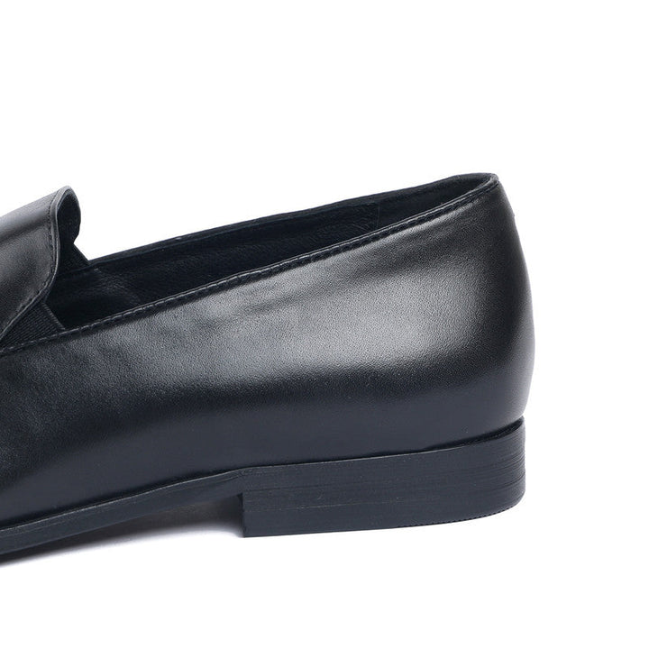 Elegante en comfortabele dames loafers, verkrijgbaar in zwart, abrikoos, donkerbruin en kaki.