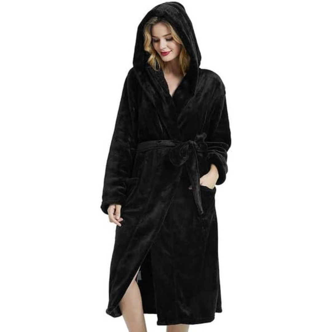 Luxe dames loungewear badjas van fleece, met capuchon voor extra warmte en comfort.