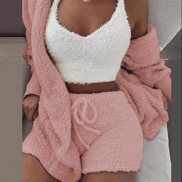Modieus dames loungewear, gebreid voor herfst en winter, warm en comfortabel.