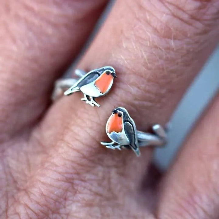 Volledige dames geluksvogel sieradenset met roodborstje ketting en bijpassende oorbellen, symbool van hoop.
