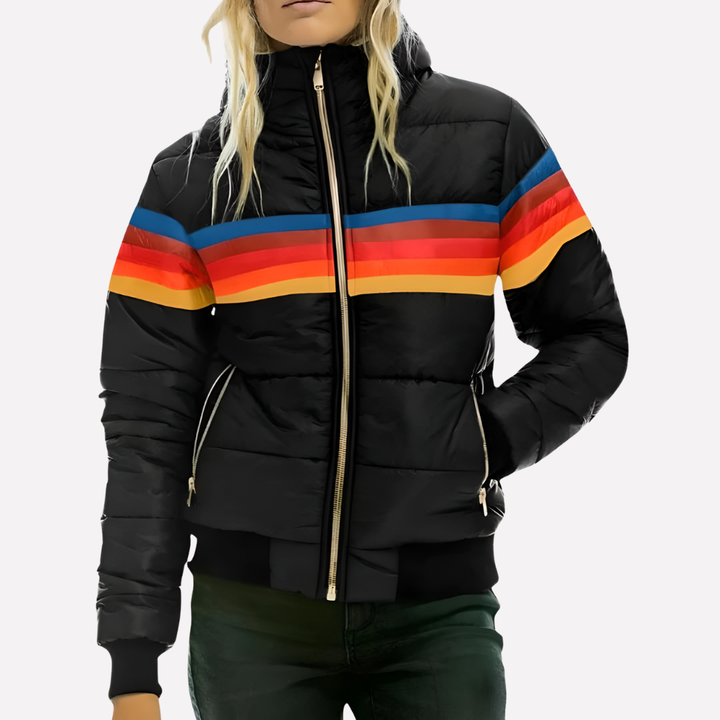 Casual dames gequilt jack, comfortabel met rits en capuchon. Perfecte bovenkleding voor milde lente- en herfstdagen.