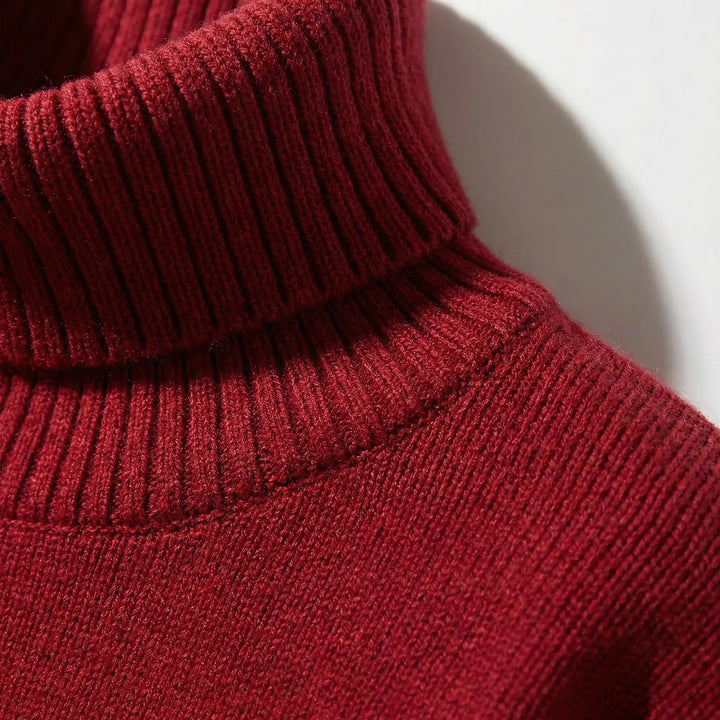 Casual dames winterkleding: geribde turtleneck trui met lange mouwen. Comfortabel en modieus.