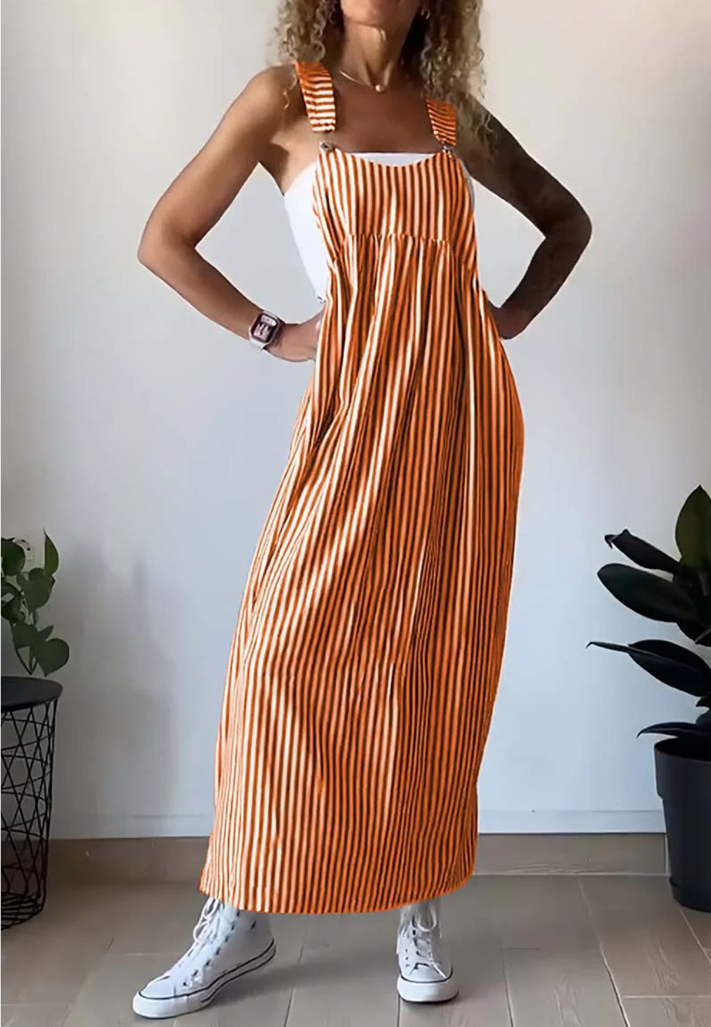 Comfortabele dames jumpsuit met stijlvol gestreept patroon, een perfecte lente-zomeroutfit.