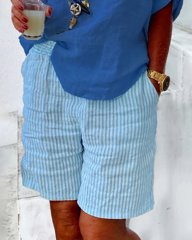 Modieuze gestreepte dames shorts, perfect als strandkleding of casual zomergarderobe.
