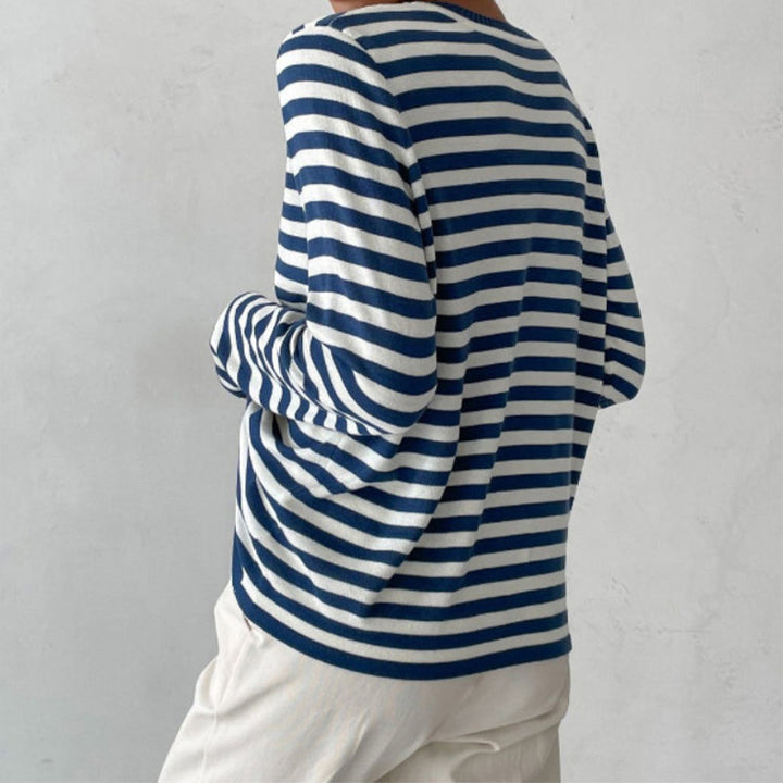 Comfortabele gestreepte dames sweatshirt met lange mouwen, perfect voor een stijlvolle, ontspannen dag.