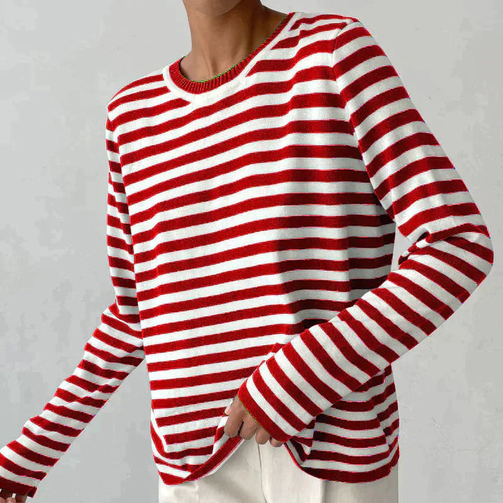 Casual gestreepte dames sweatshirt met lange mouwen, perfect voor een ontspannen mode-look.