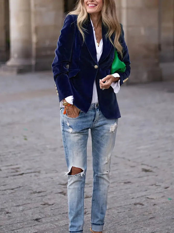 Luxe getailleerde damesblazer, perfecte pasvorm voor een stijlvolle uitstraling.