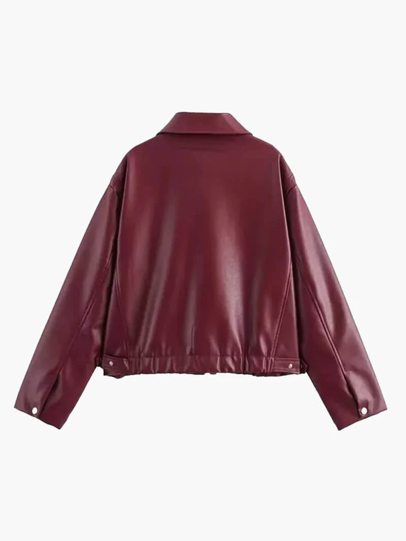 Veelzijdige bourgondië imitatieleer jas voor dames, getailleerd en comfortabel, ideaal als tussenjas.