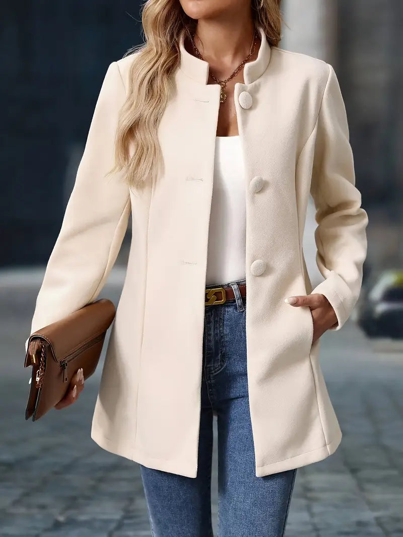 Elegante dames winterjas, getailleerd, met uitlopende rok. Crème, zwart of camel kleur.