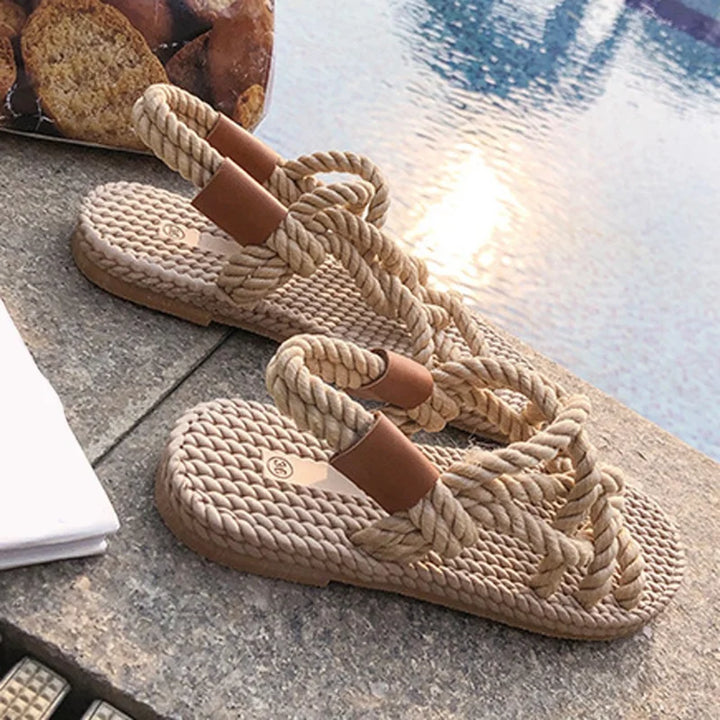 Comfortabele gevlochten sandalen Serina voor dames, perfect voor de zomer. Casual en moderne gladiatorschoenen.