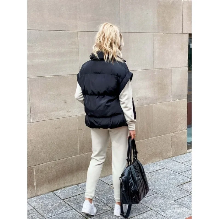 Stijlvol en warm dames gewatteerd vest, perfect als bovenkleding voor laagjes in de winter.