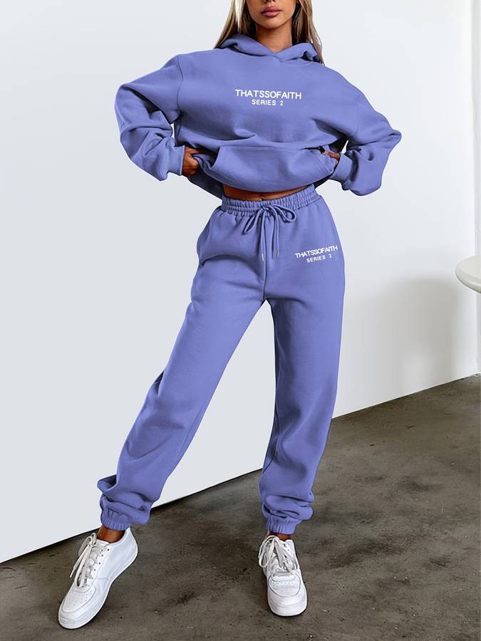 Volledige dames Harper sweatpak set; comfortabele effen trui en bijpassende joggingbroek. Perfecte loungewear.