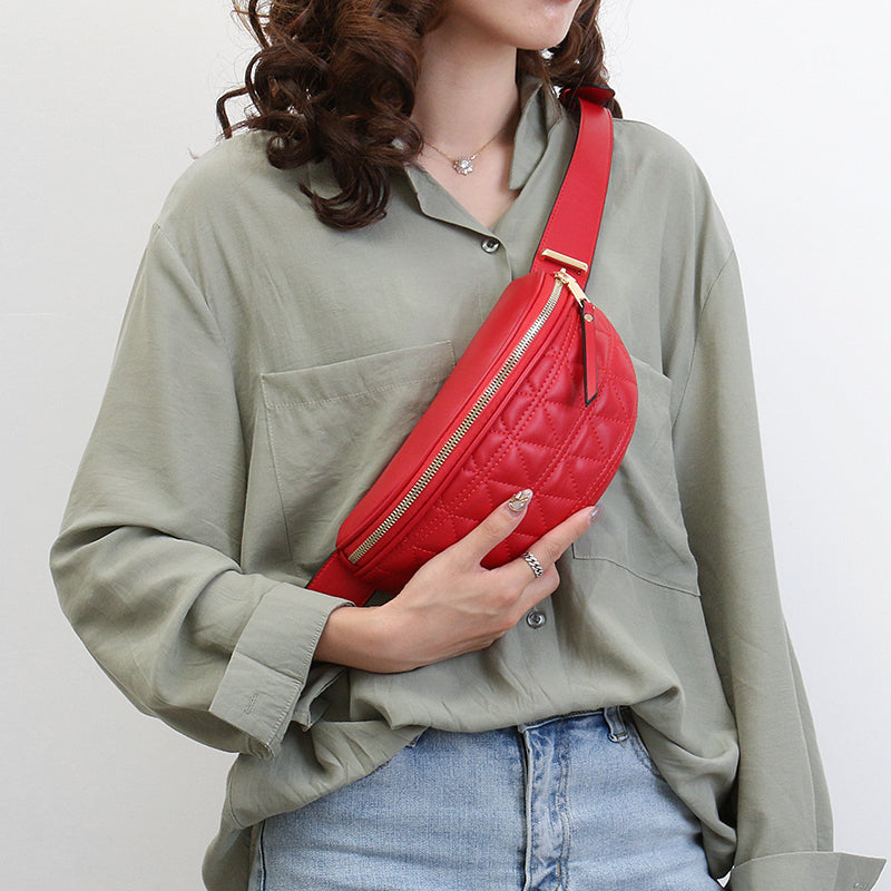 Hazel heuptasje voor dames met unieke ruitjesprint. Een stoere en handige tas, ook als crossbody te dragen.