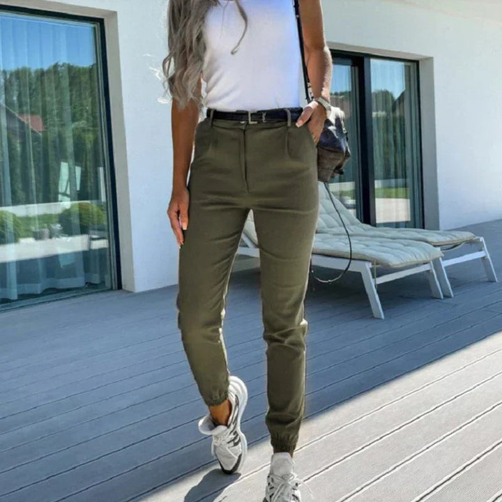 Stijlvolle high-waisted dames joggingbroek, super comfortabel voor relaxte momenten of thuiswerken.