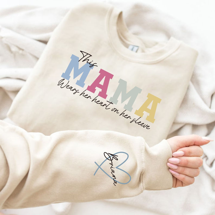 Warme dames hoodie met geborduurde familienamen, perfect gepersonaliseerd cadeau voor moeder of oma.
