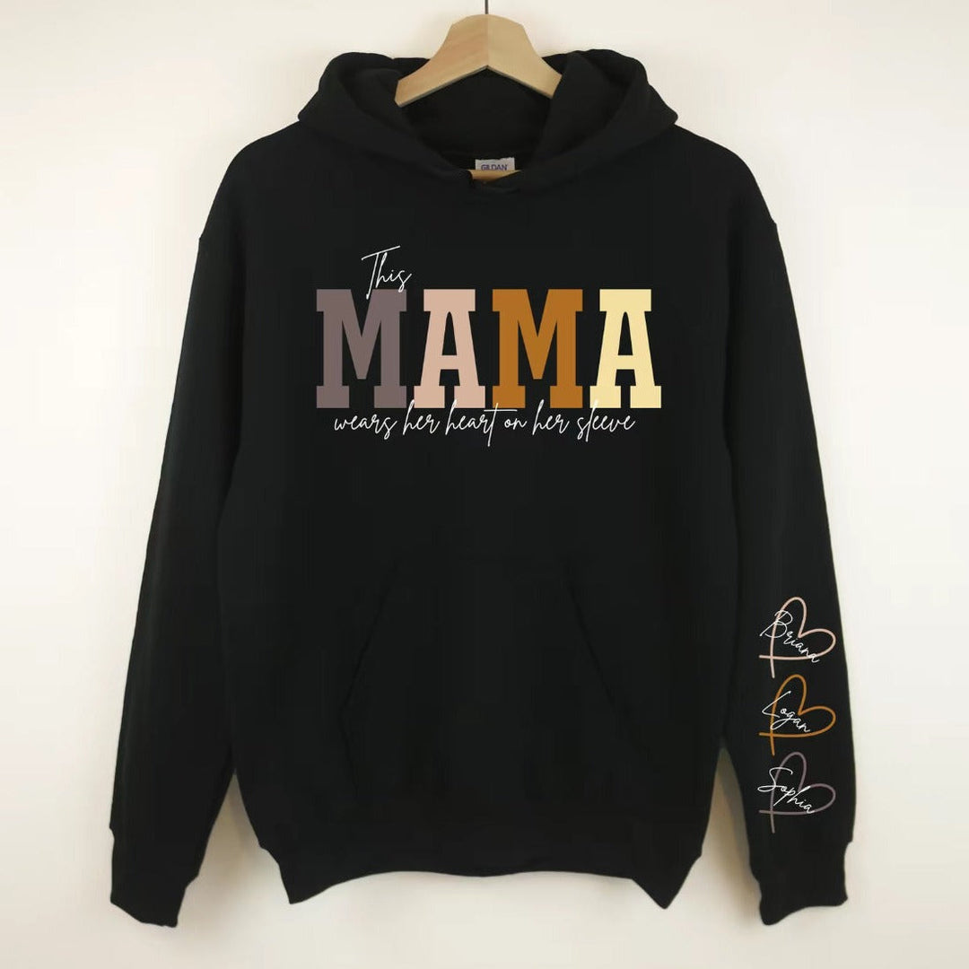 Comfortabele dames hoodie met gepersonaliseerde namen, een hartverwarmend en uniek cadeau voor Moederdag.