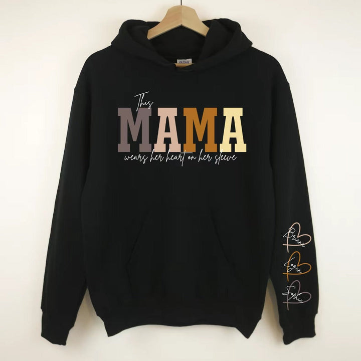 Comfortabele dames hoodie met gepersonaliseerde namen, een hartverwarmend en uniek cadeau voor Moederdag.