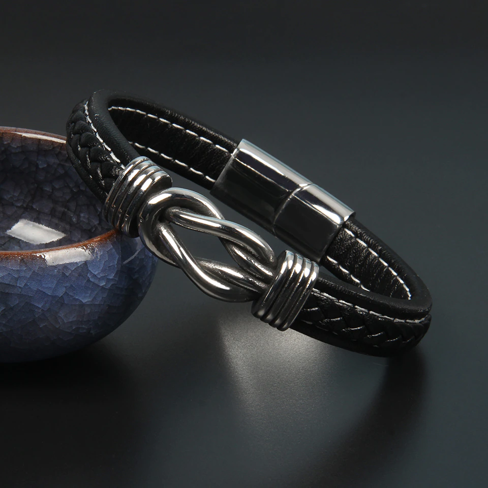 Dames infinity lederen knoop armband, stijlvol accessoire voor dagelijks gebruik.