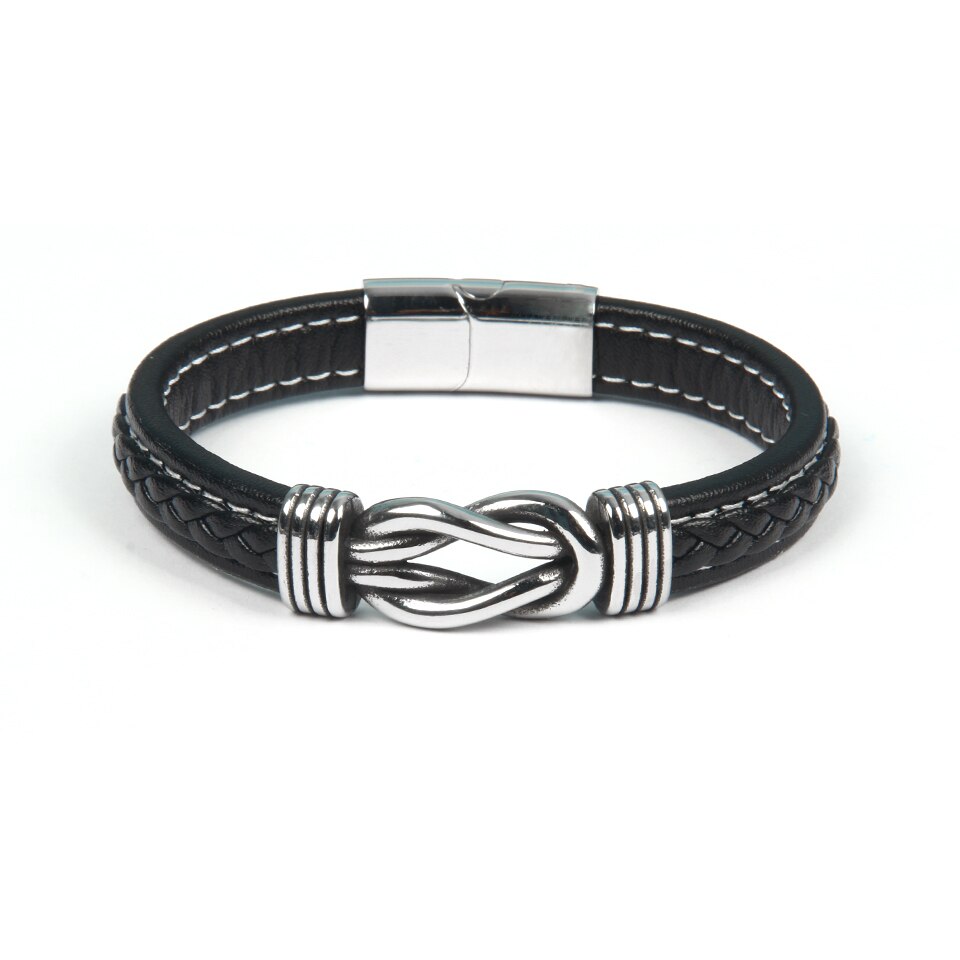 Eenvoudige maar elegante lederen dames armband met infinity symbool en knoopdetails.