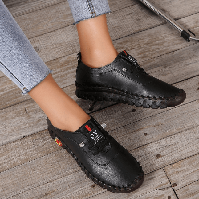 Trendy instappers voor dames, combineren stijl met medische voetondersteuning en comfort.