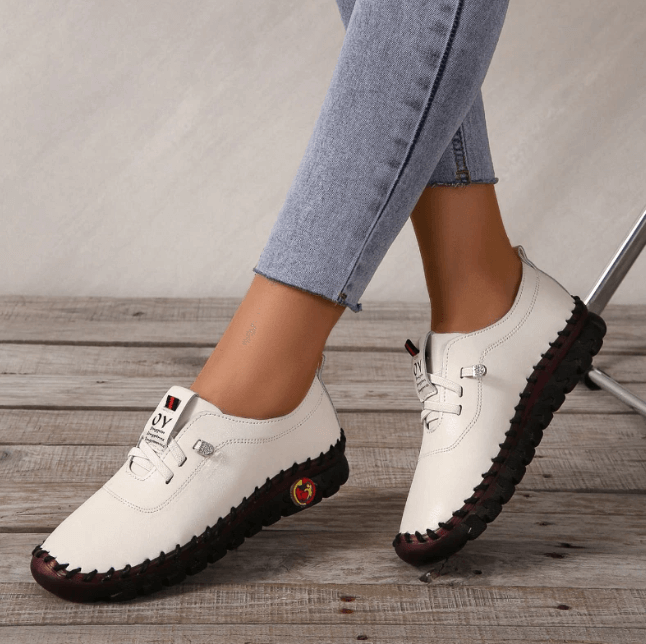 Grijze dames instappers, orthopedisch en comfortabel, ideaal voor casual gebruik en styling.