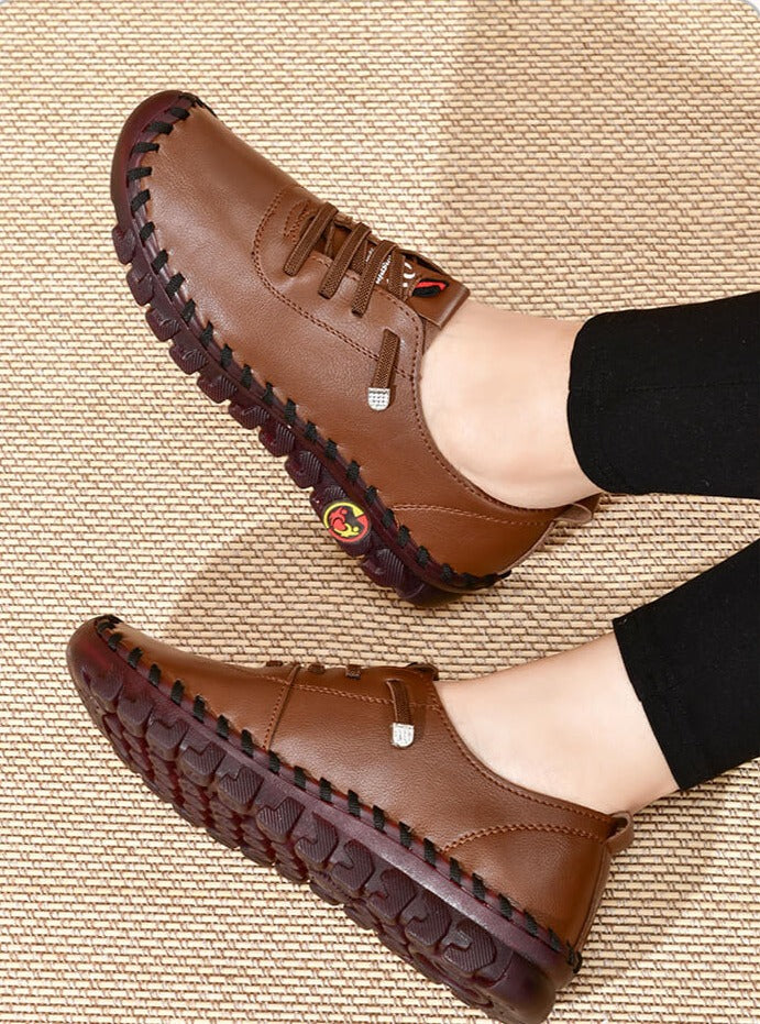 Casual dames schoenen met optimale voetondersteuning en makkelijk aan te trekken instapgemak.