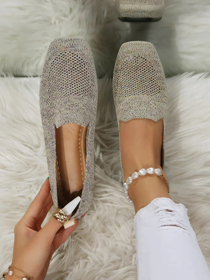 Dagelijks comfort met Isabella platte antislip schoenen, orthopedische ondersteuning voor dames.