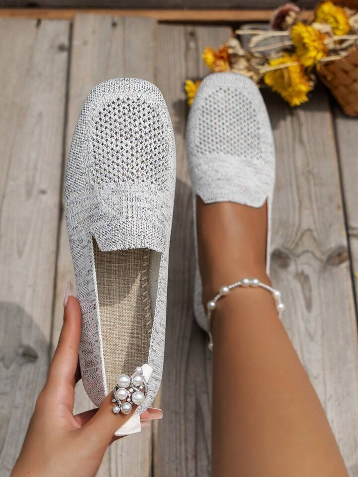 Isabella comfortabele platte antislip schoenen, ideaal voor dames die voetondersteuning zoeken.