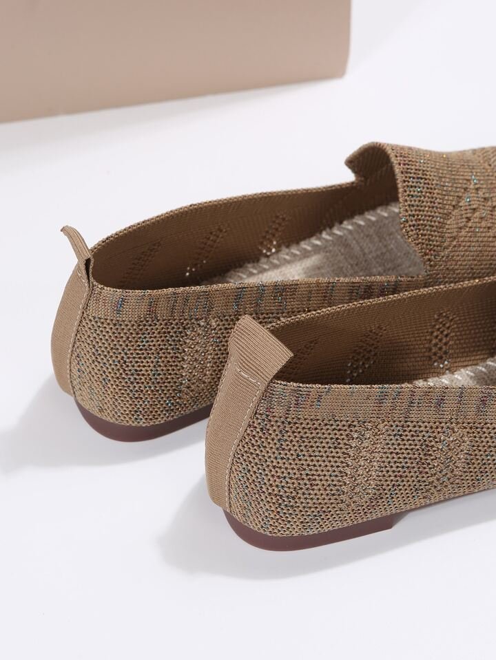 Gezonde voeten met Isabella orthopedische platte antislip schoenen, perfect voor dagelijks gebruik.