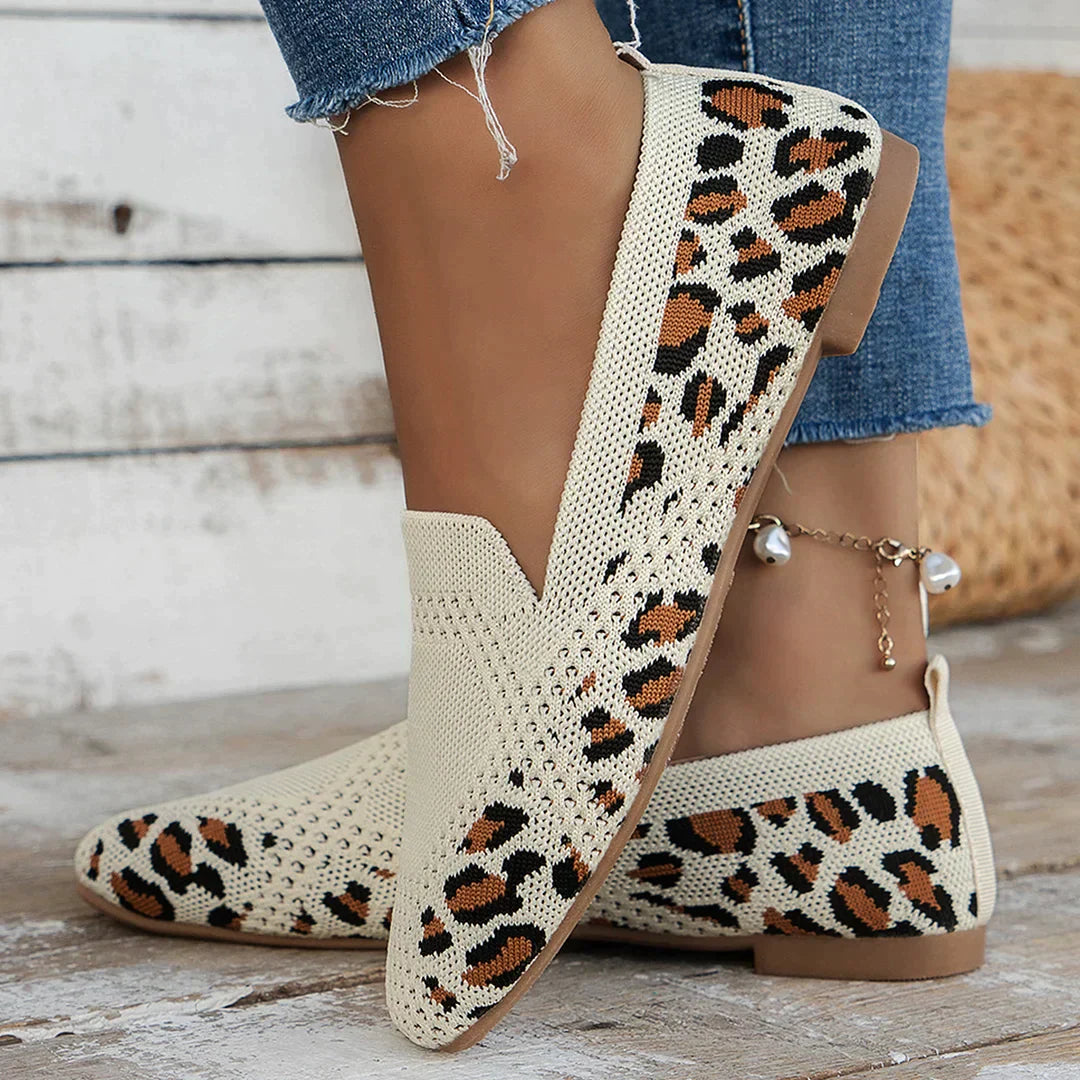 Zomerse Isabella platte schoenen, orthopedisch comfort en antislip veiligheid voor dames.