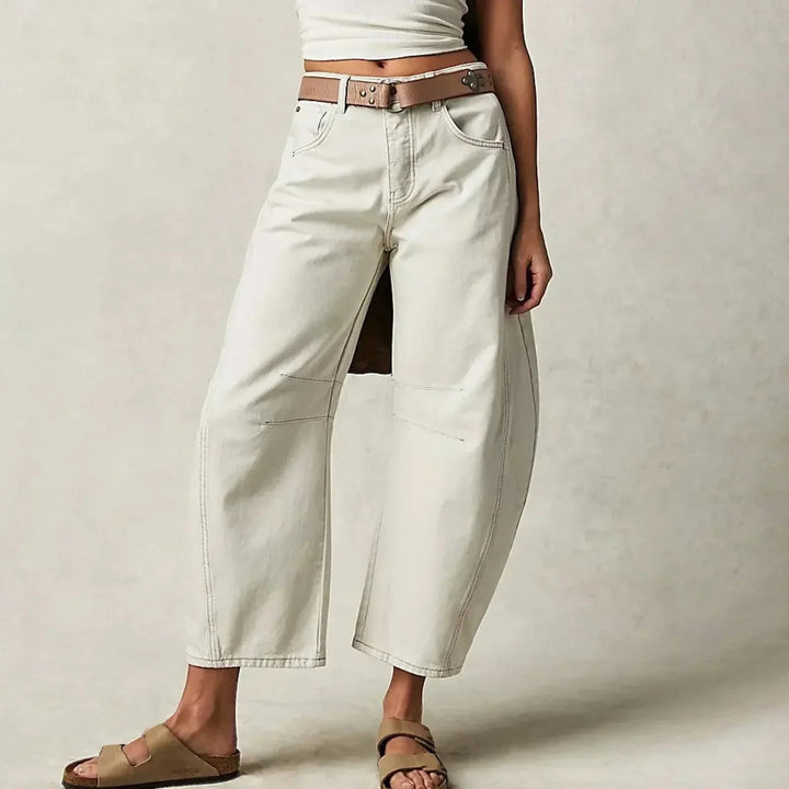 Comfortabele casual dames jeans met wijde pijpen en hoge taille, perfect voor een relaxte dagelijkse stijl.