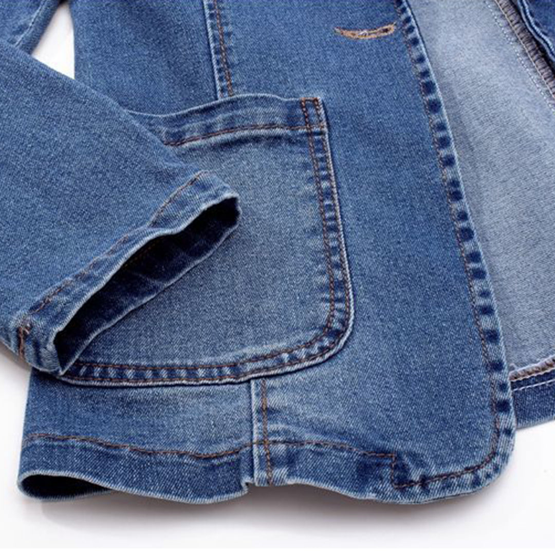 Dames jeansblazer Nora met moderne, trendy snit voor een stijlvolle en comfortabele casual look.